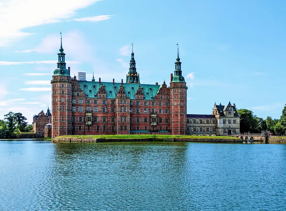 Frederiksborg Slot ved Slotsøen i Hillerød